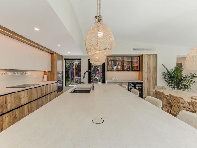 Продажа дома по адресу 905 Fairway Drive - фото 7509465