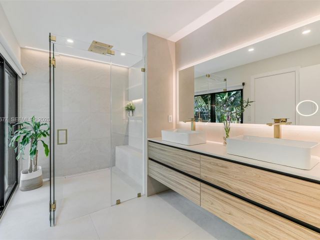 Продажа дома по адресу 905 Fairway Drive - фото 7509474