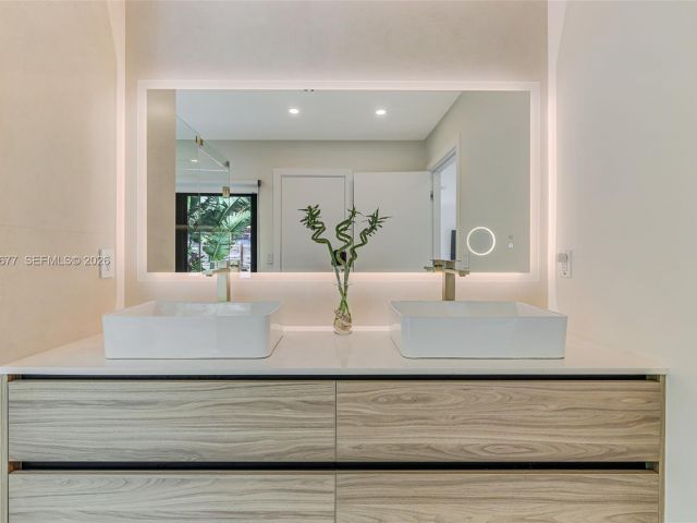 Продажа дома по адресу 905 Fairway Drive - фото 7509475