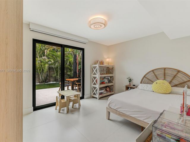 Продажа дома по адресу 905 Fairway Drive - фото 7509477