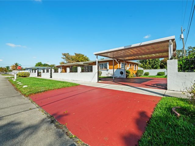 Продажа дома по адресу 2055 NW 132nd St - фото 7522246