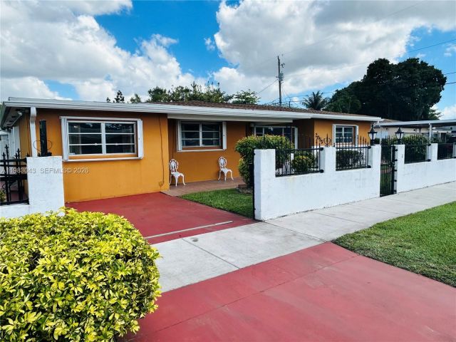 Продажа дома по адресу 2055 NW 132nd St - фото 7522247