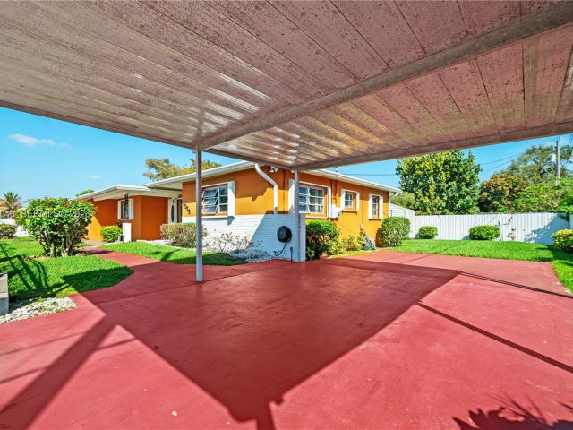 Продажа дома по адресу 2055 NW 132nd St - фото 7522250