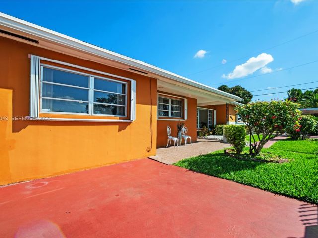 Продажа дома по адресу 2055 NW 132nd St - фото 7522252