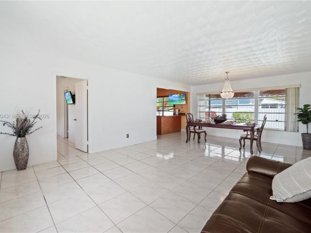 Продажа дома по адресу 2055 NW 132nd St - фото 7522256