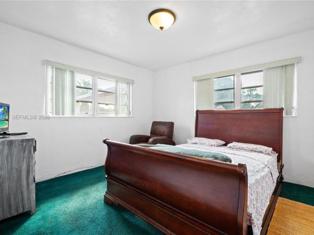 Продажа дома по адресу 2055 NW 132nd St - фото 7522263