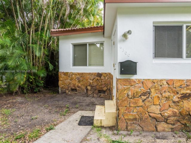 Дом в аренду по адресу 6300 NW 41st St - фото 7487368