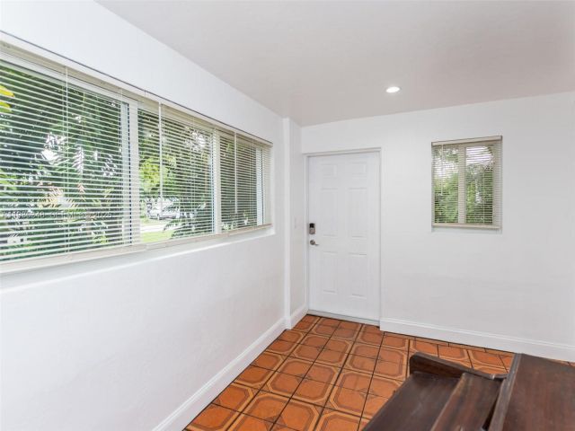 Дом в аренду по адресу 6300 NW 41st St - фото 7487369