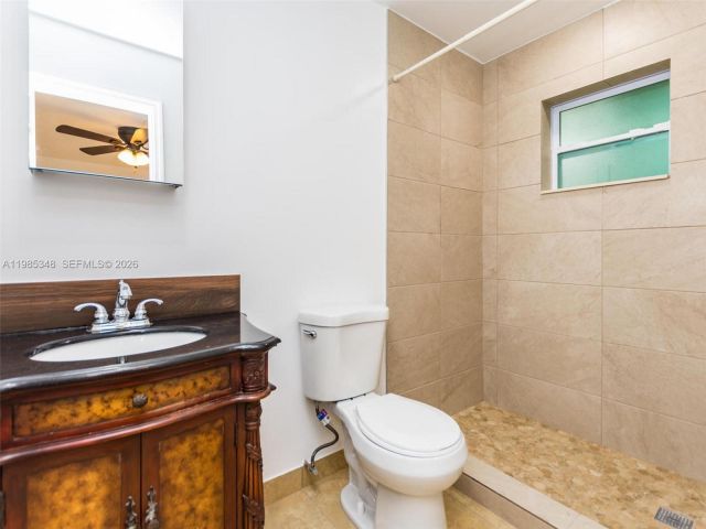 Дом в аренду по адресу 6300 NW 41st St - фото 7487382