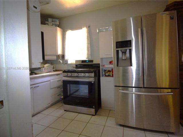 Продажа дома по адресу 1142 NW 2nd Ave - фото 7481726