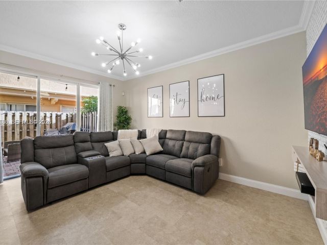 Продажа дома по адресу 12826 SW 134th St - фото 7465385