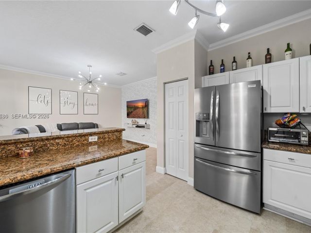 Продажа дома по адресу 12826 SW 134th St - фото 7465388