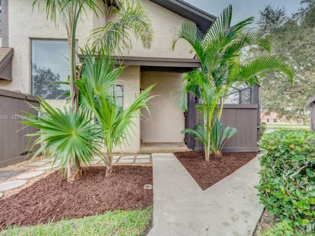 Дом в аренду по адресу 1960 Bayberry Dr 1960 - фото 7454093