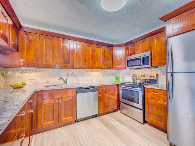 Дом в аренду по адресу 1960 Bayberry Dr 1960 - фото 7454097