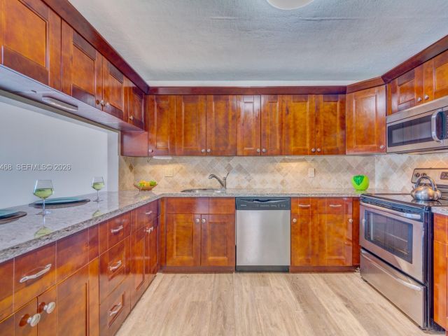 Дом в аренду по адресу 1960 Bayberry Dr 1960 - фото 7454099