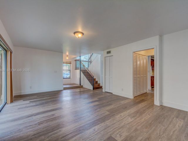 Дом в аренду по адресу 1960 Bayberry Dr 1960 - фото 7454100