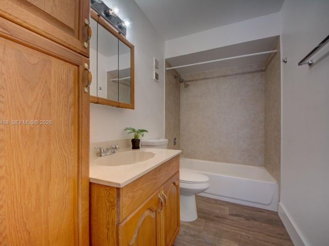 Дом в аренду по адресу 1960 Bayberry Dr 1960 - фото 7454107