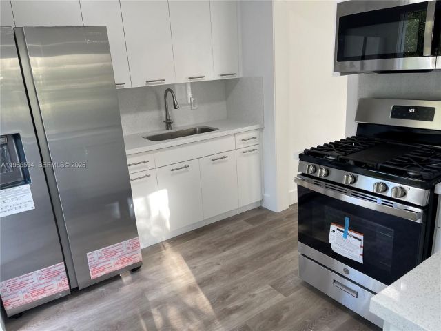 Дом в аренду по адресу 771 NE 137th St - фото 7475205