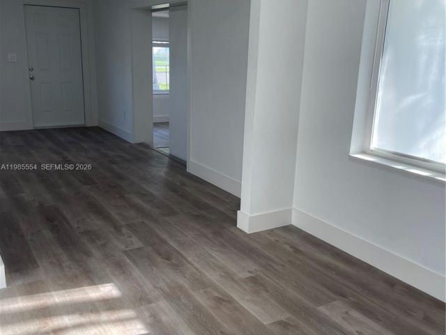 Дом в аренду по адресу 771 NE 137th St - фото 7475208