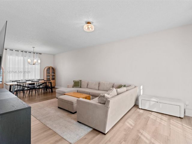 Продажа дома по адресу 2832 Cayenne Ave - фото 7514768