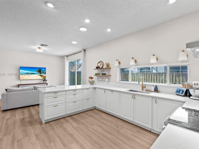 Продажа дома по адресу 2832 Cayenne Ave - фото 7514776