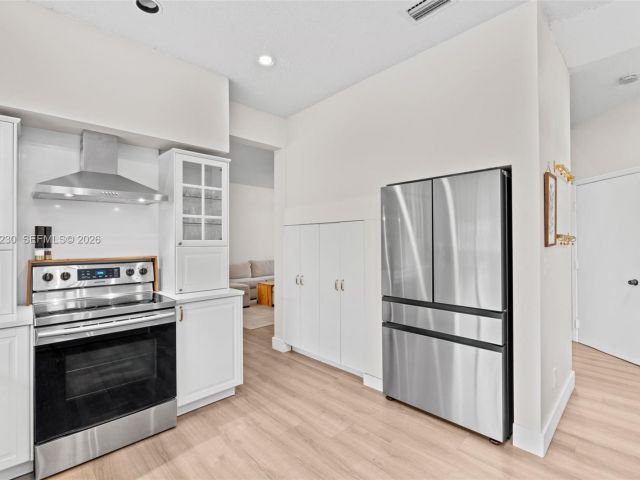 Продажа дома по адресу 2832 Cayenne Ave - фото 7514778