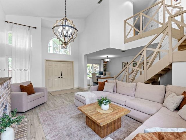 Продажа дома по адресу 2590 N Rampart Way N - фото 7514745