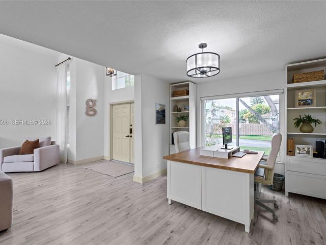 Продажа дома по адресу 2590 N Rampart Way N - фото 7514747