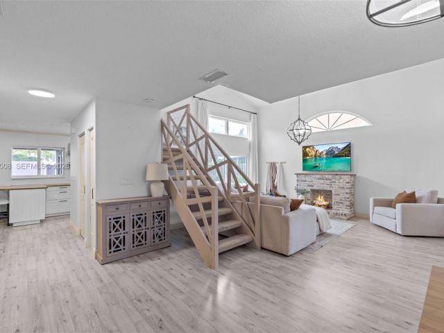 Продажа дома по адресу 2590 N Rampart Way N - фото 7514749