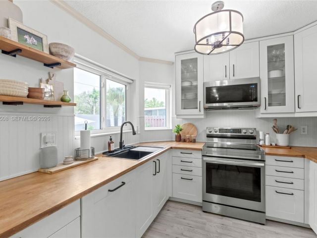 Продажа дома по адресу 2590 N Rampart Way N - фото 7514756