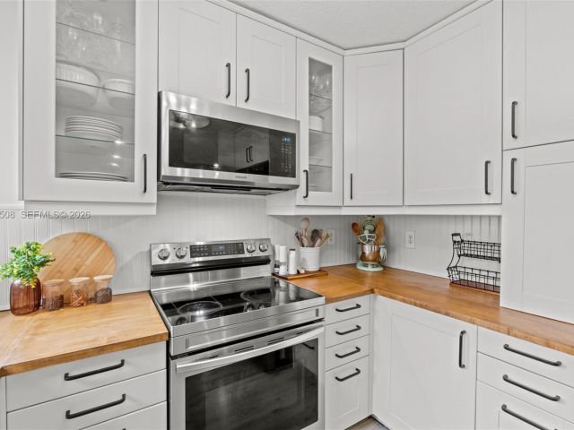 Продажа дома по адресу 2590 N Rampart Way N - фото 7514757