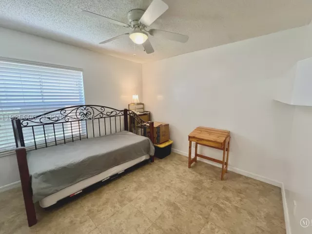 Продажа дома по адресу 2102 NW 193rd Ave - фото 9262612