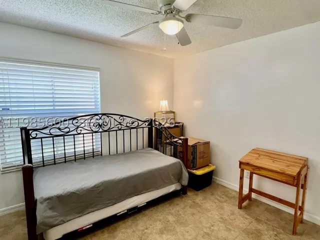 Продажа дома по адресу 2102 NW 193rd Ave - фото 9262613