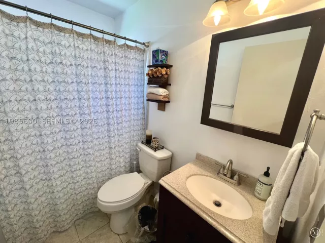 Продажа дома по адресу 2102 NW 193rd Ave - фото 9262615