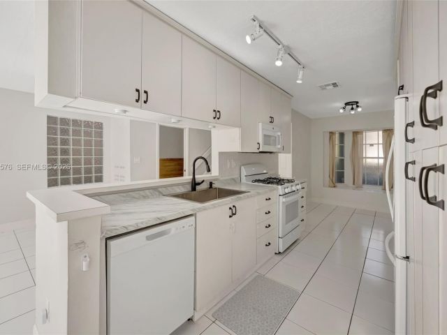 Продажа дома по адресу 15224 SW 111th St - фото 7464933