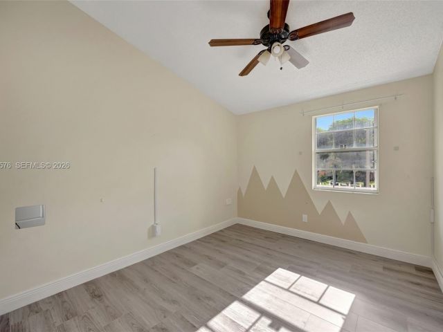 Продажа дома по адресу 15224 SW 111th St - фото 7464940