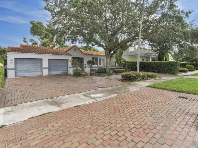 Продажа дома по адресу 805 SE 10th Street - фото 9024325