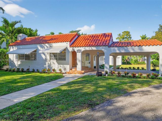 Дом в аренду по адресу 1305 Alhambra Cir - фото 7470405