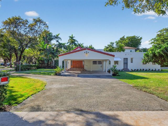 Дом в аренду по адресу 1305 Alhambra Cir - фото 7470408