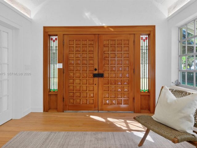 Дом в аренду по адресу 1305 Alhambra Cir - фото 7470412