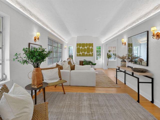 Дом в аренду по адресу 1305 Alhambra Cir - фото 7470415