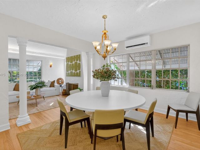 Дом в аренду по адресу 1305 Alhambra Cir - фото 7470422