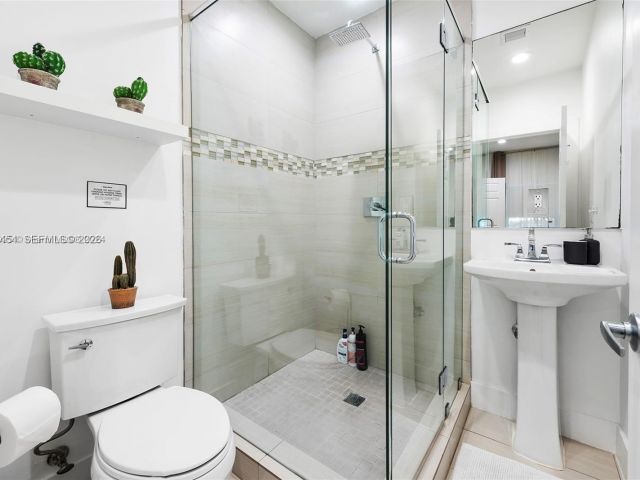 Продажа дома по адресу 232 NW 59th St - фото 7464642