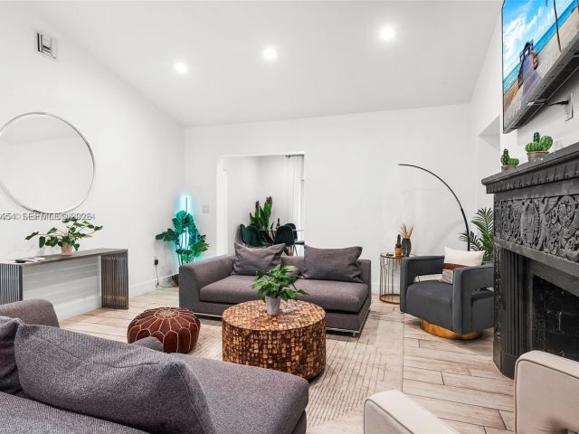 Продажа дома по адресу 232 NW 59th St - фото 7464646