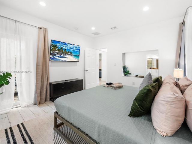 Продажа дома по адресу 232 NW 59th St - фото 7464648