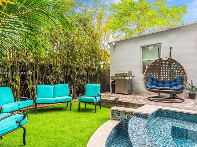 Продажа дома по адресу 232 NW 59th St - фото 7464659