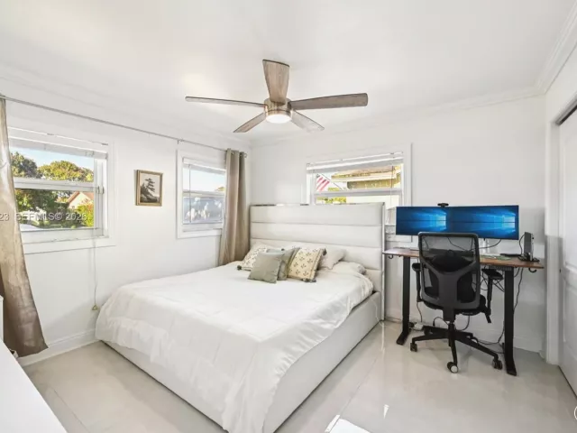 Продажа дома по адресу 8900 SW 7th St - фото 7558194