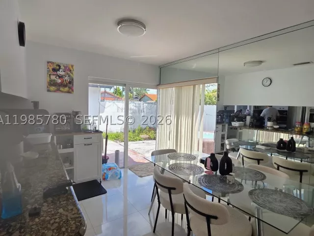 Продажа дома по адресу 710 SW 99th Ct Cir - фото 9093183