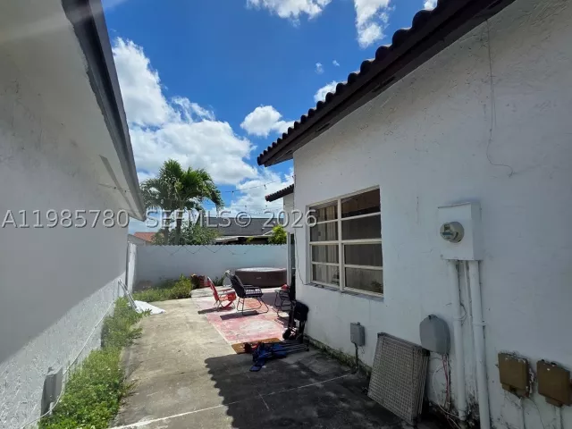 Продажа дома по адресу 710 SW 99th Ct Cir - фото 9093186