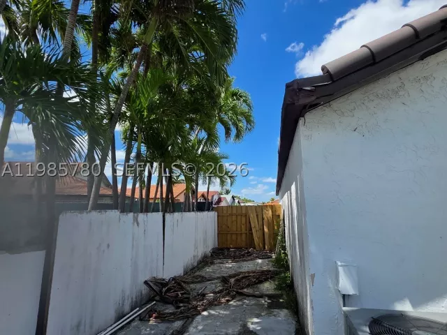 Продажа дома по адресу 710 SW 99th Ct Cir - фото 9093187